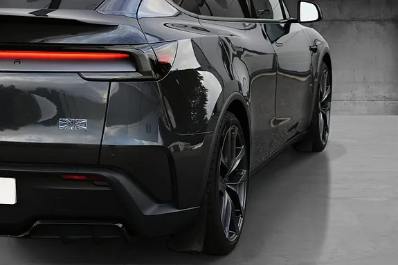 Tesla Model Y 2026 photo 4