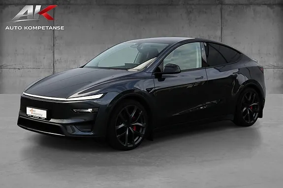 Tesla Model Y 2026 photo 5