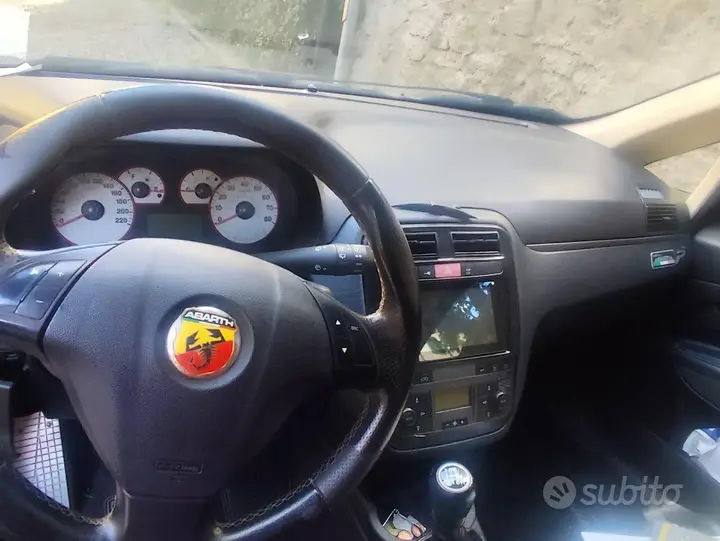 Fiat Punto 2006 photo 2