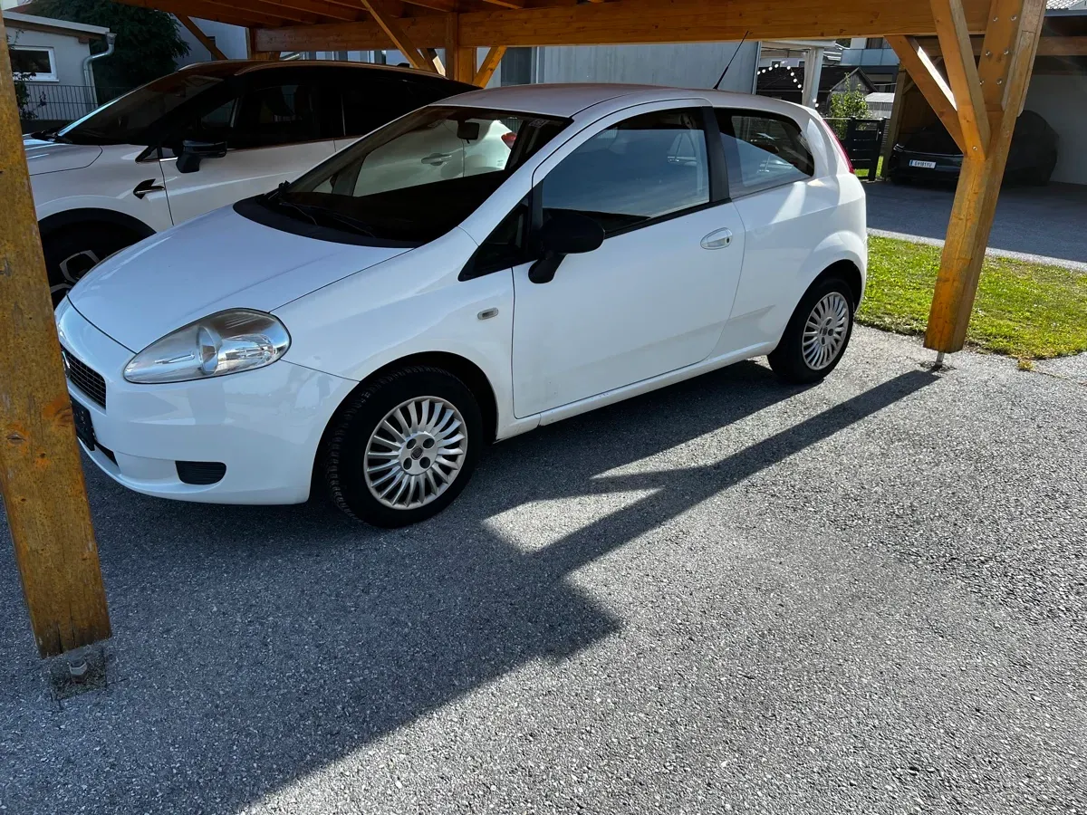 Fiat Punto 2008 photo 2