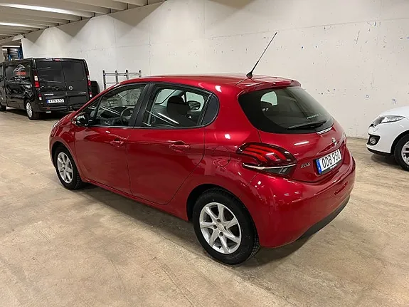 Peugeot 208 2016 photo 4