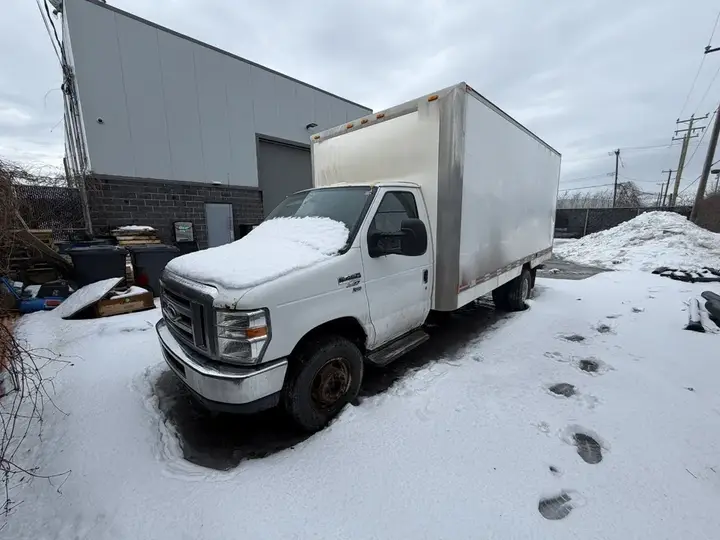 Ford E-450 Super Duty