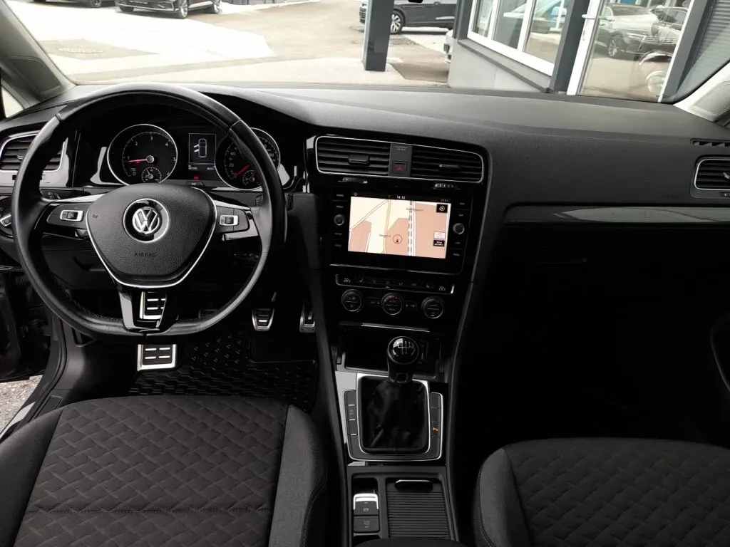 Volkswagen Golf 2018 photo 3