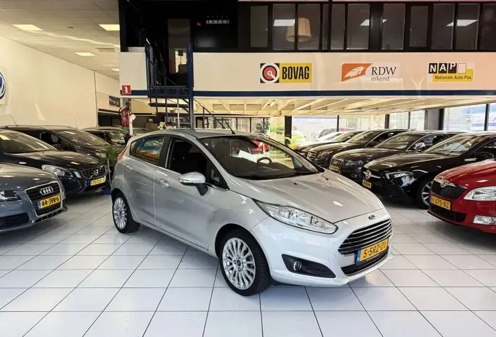Ford Fiesta 2013 photo 3