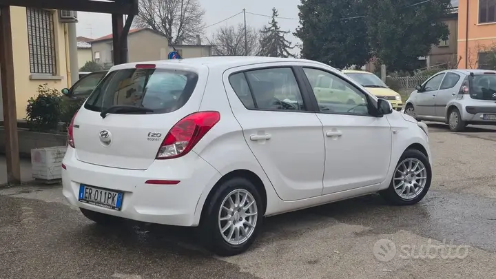 Hyundai I20 2013 photo 3