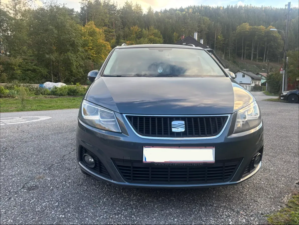 Seat Alhambra 2011 photo 2