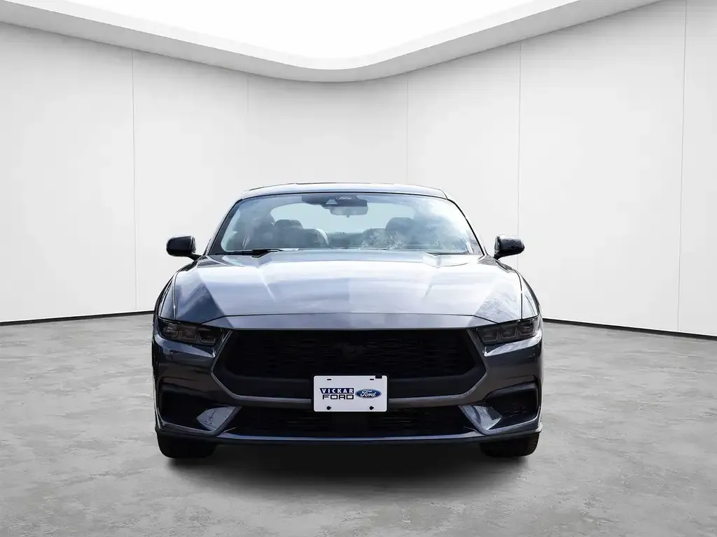 Ford Mustang 2026 photo 2