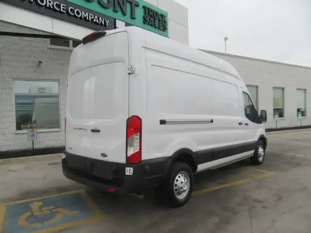 Ford Transit Cargo Van 2024 photo 4
