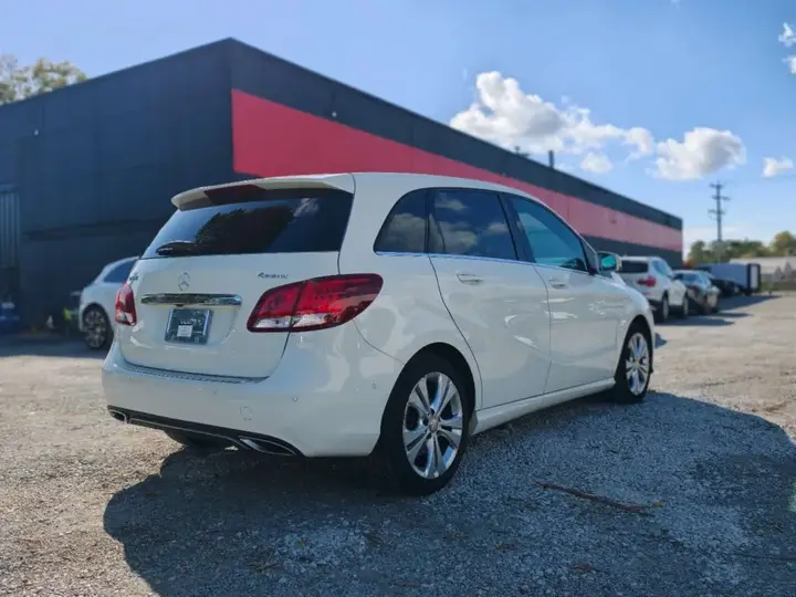 Mercedes-Benz B-Class 2015 photo 5