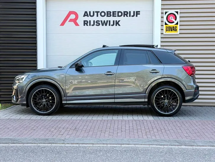 Audi Q2 2023 photo 2