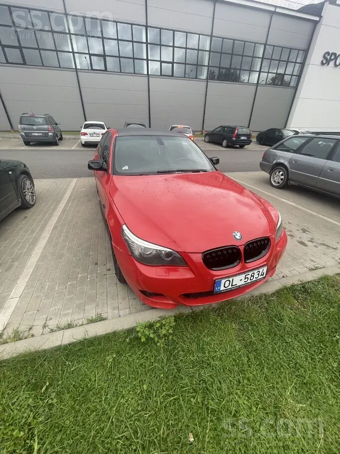 BMW E60 2004 photo 2