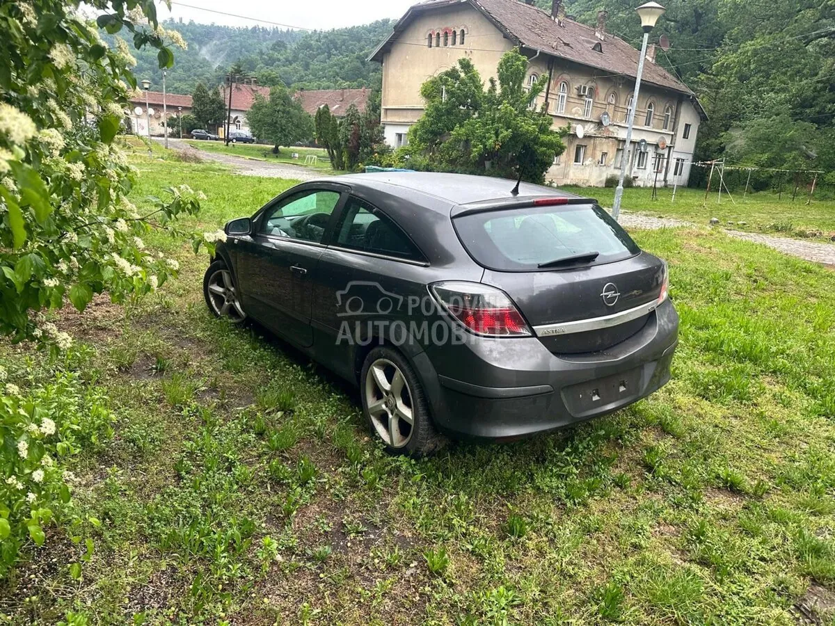 Opel Astra 2009 photo 4