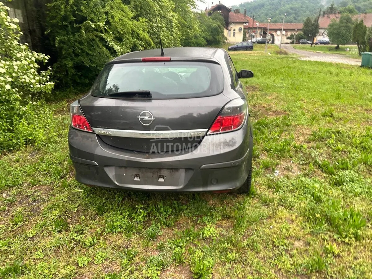 Opel Astra 2009 photo 2