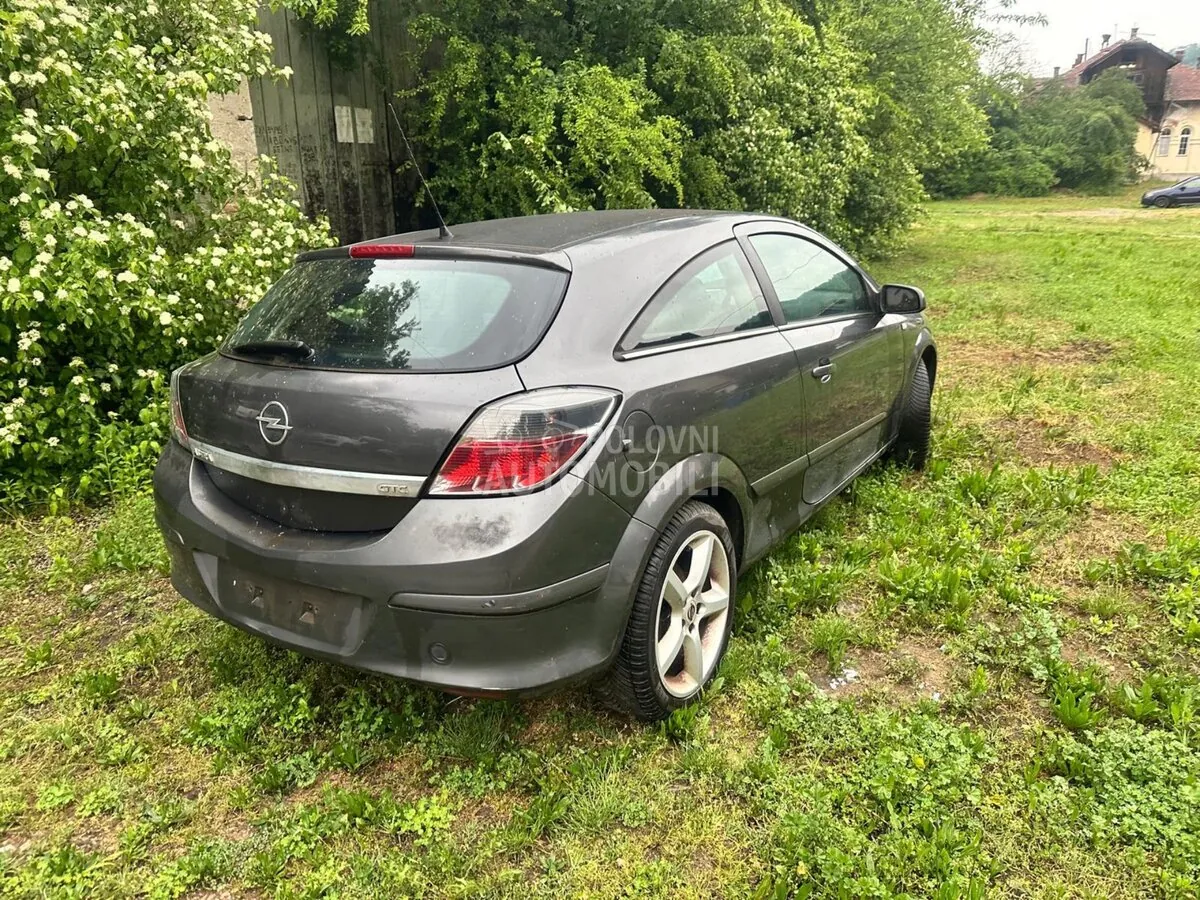 Opel Astra 2009 photo 3