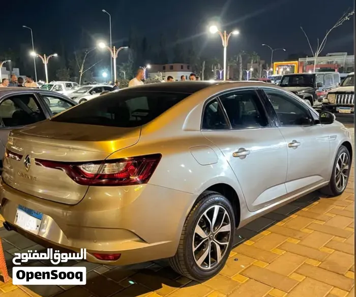 Renault Megane 2020 photo 2