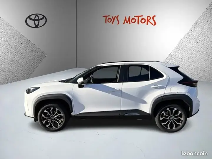 Toyota Yaris Cross 2025 photo 2