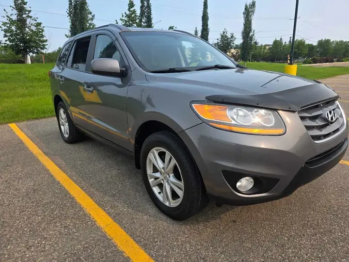 Hyundai Santa Fe 2010 photo 3