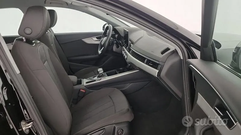 Audi A4 2022 photo 2