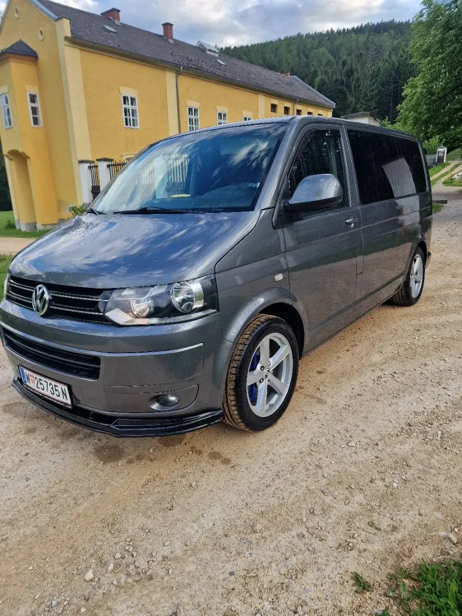 Volkswagen Caravelle 2011 photo 3