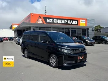 Toyota Voxy 2016 photo 2