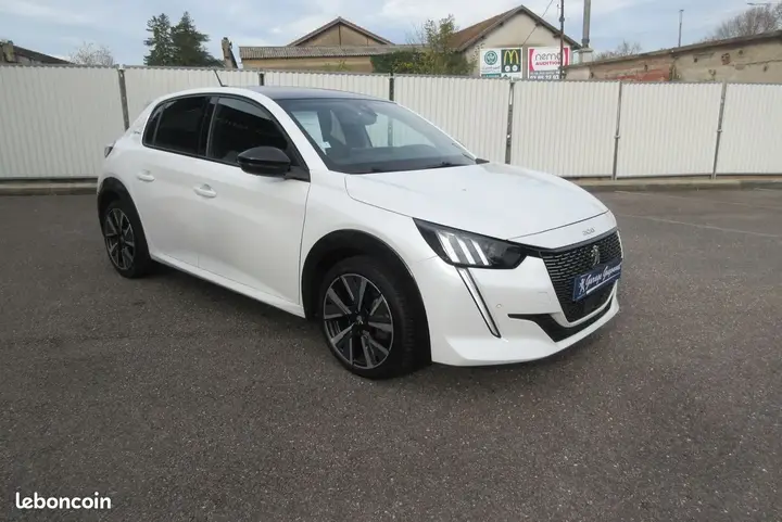 Peugeot 208 2019 photo 4