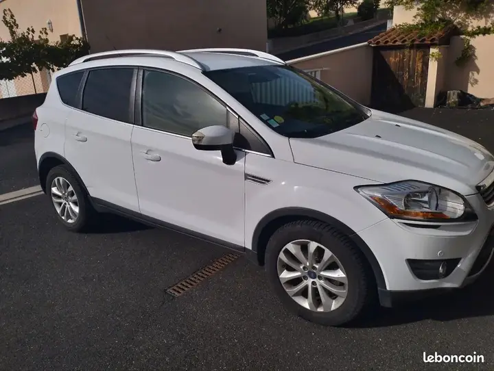 Ford Kuga 2012 photo 2