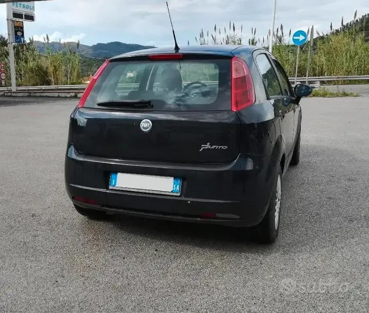 Fiat Grande Punto 2007 photo 2