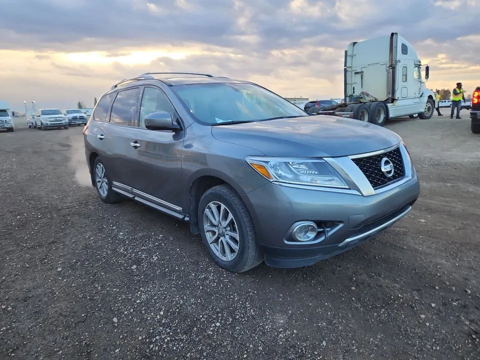 Nissan Pathfinder 2015 photo 2