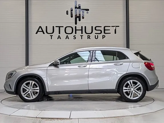 Mercedes-Benz Gla250 2016 photo 3