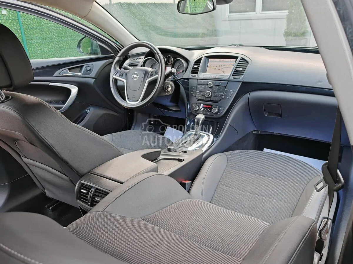 Opel Insignia 2010 photo 2