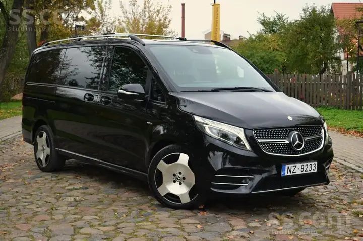 Mercedes-Benz V220