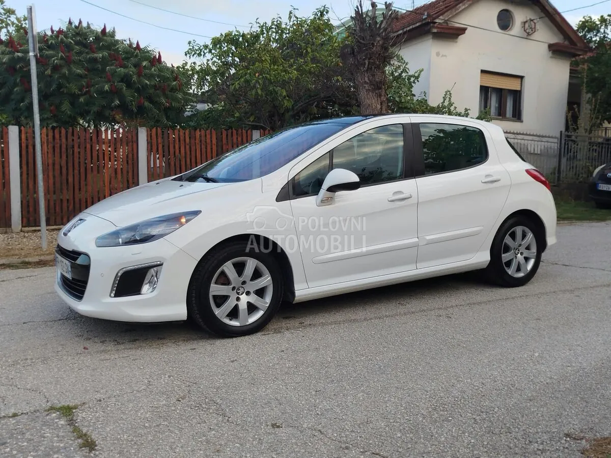 Peugeot 308 2012 photo 2