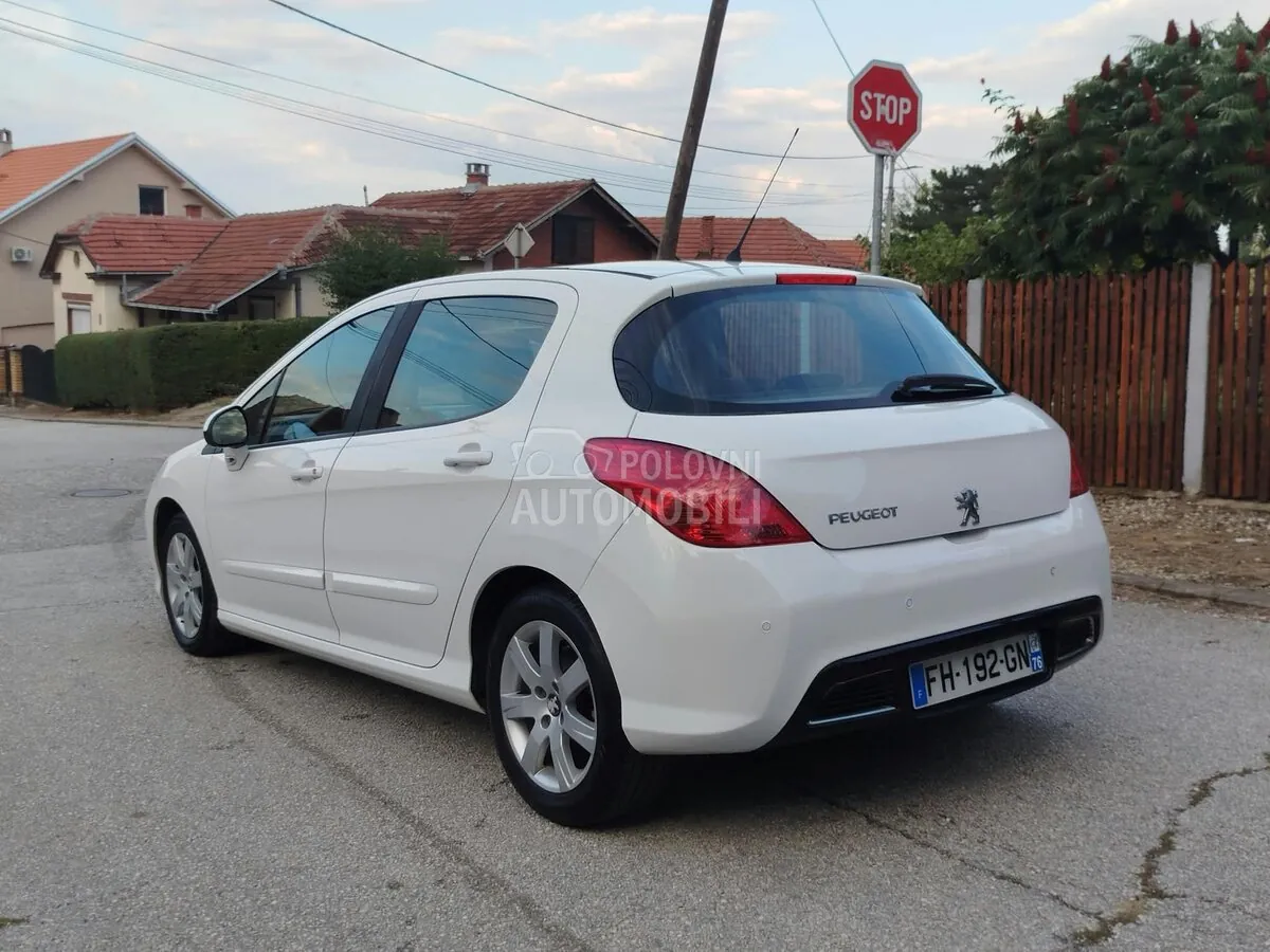 Peugeot 308 2012 photo 5