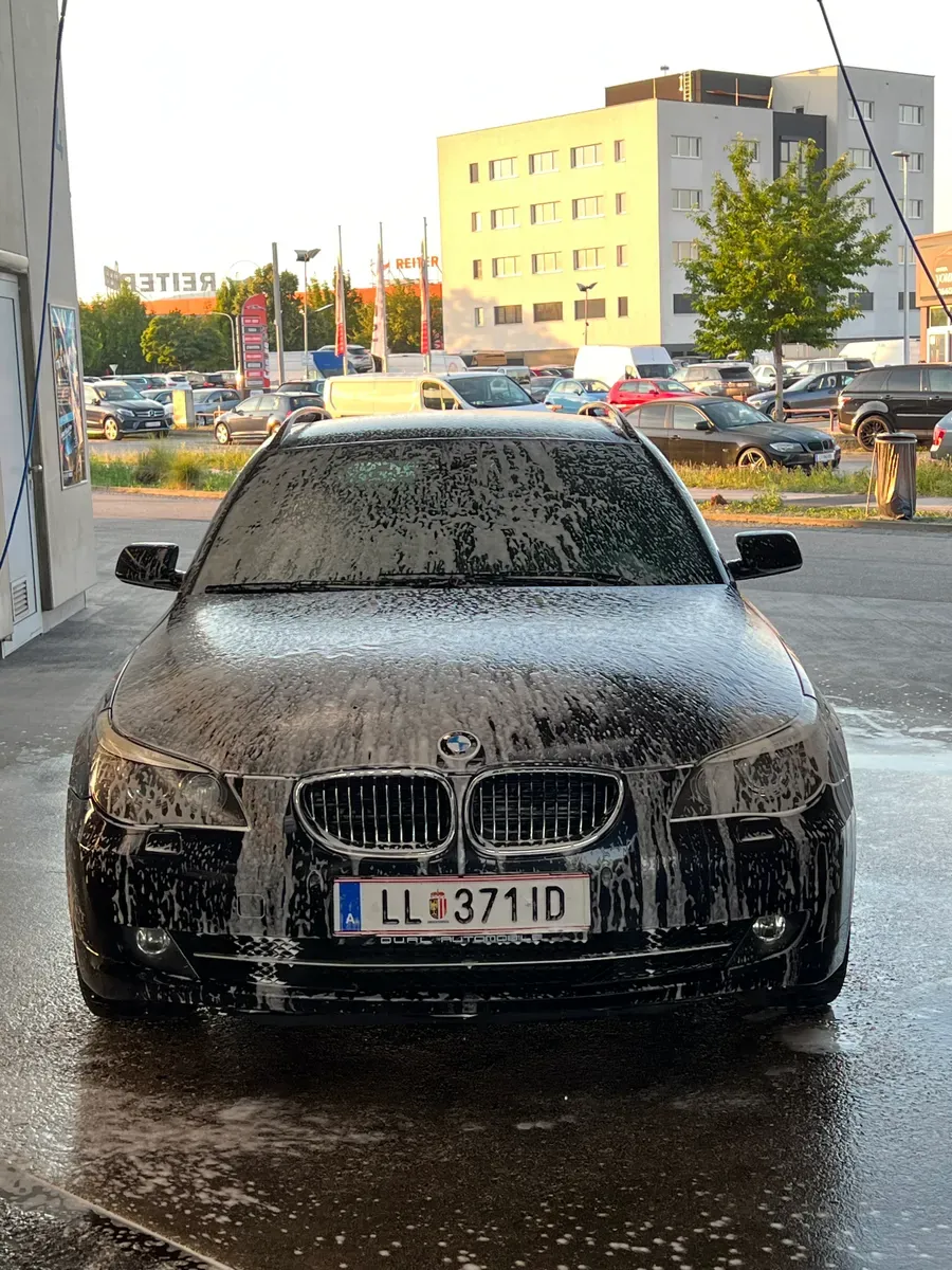 BMW 5 Series 2008 photo 2