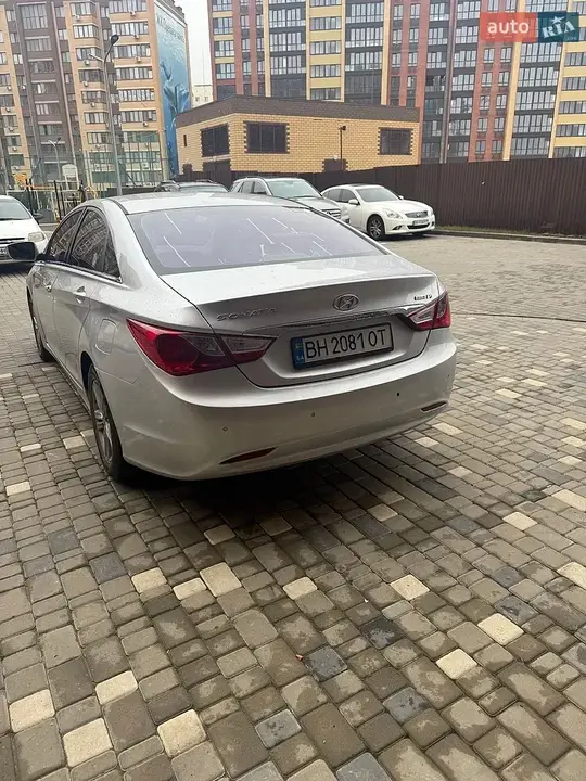 Hyundai Sonata 2012 photo 4