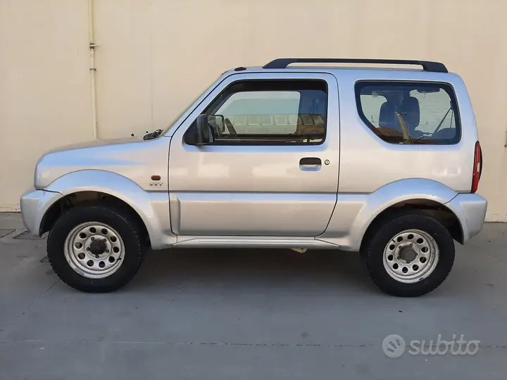 Suzuki Jimny 2005 photo 2
