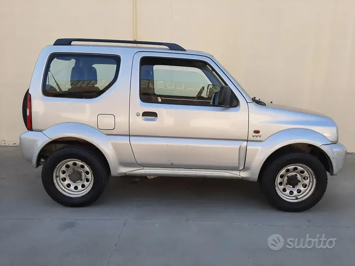 Suzuki Jimny 2005 photo 5