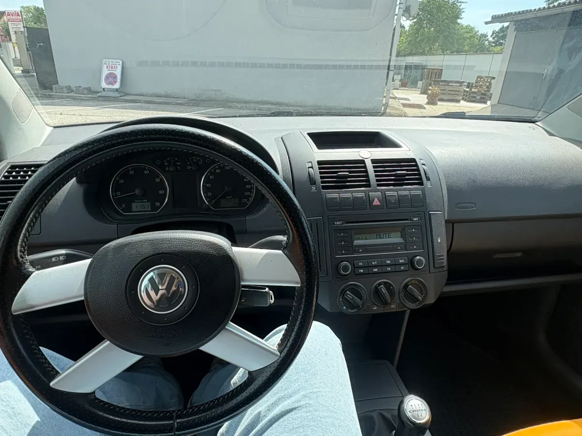 Volkswagen Polo 2006 photo 3