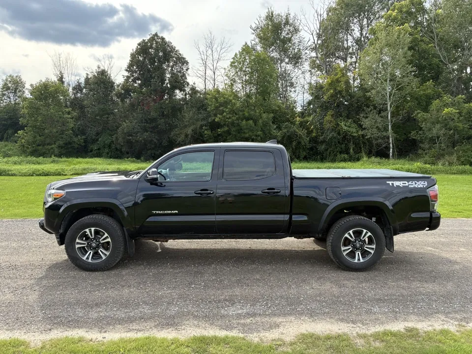 Toyota Tacoma 2018 photo 2