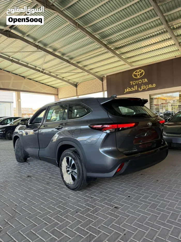 Toyota Highlander 2025 photo 4