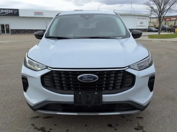 Ford Escape 2025 photo 2