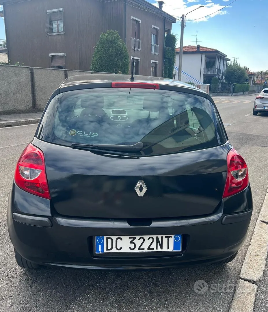 Renault Clio 2006 photo 5