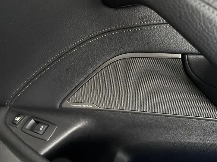 BMW 5 Series 2023 photo 5