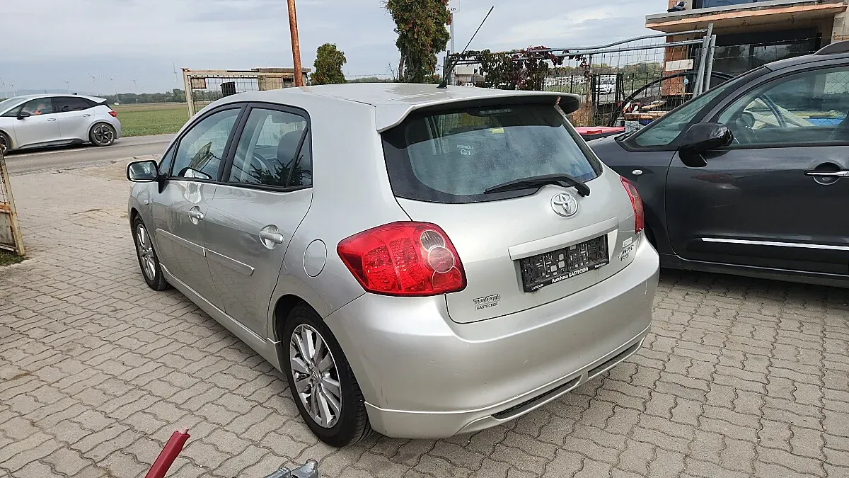 Toyota Auris 2007 photo 2