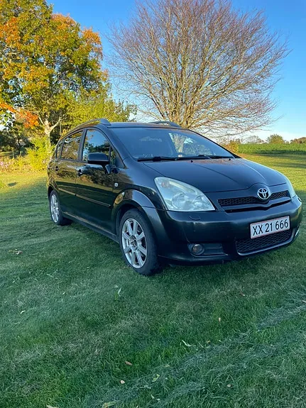 Toyota Corolla Verso 2005 photo 2