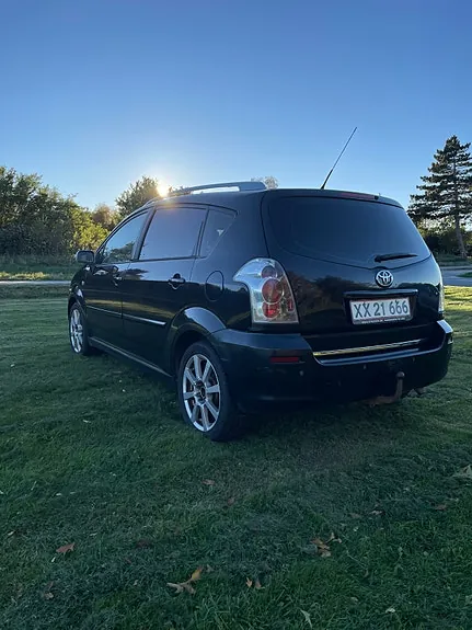 Toyota Corolla Verso 2005 photo 4