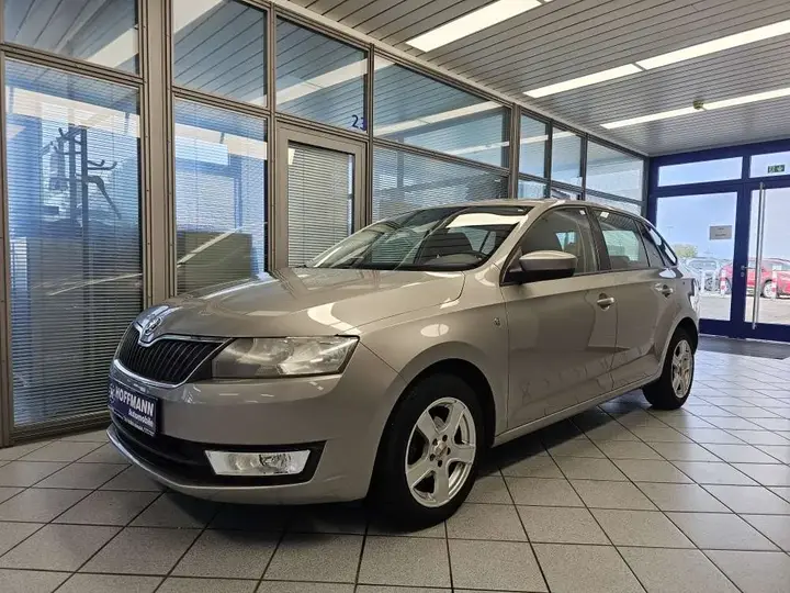 Skoda Rapid 2014 photo 2