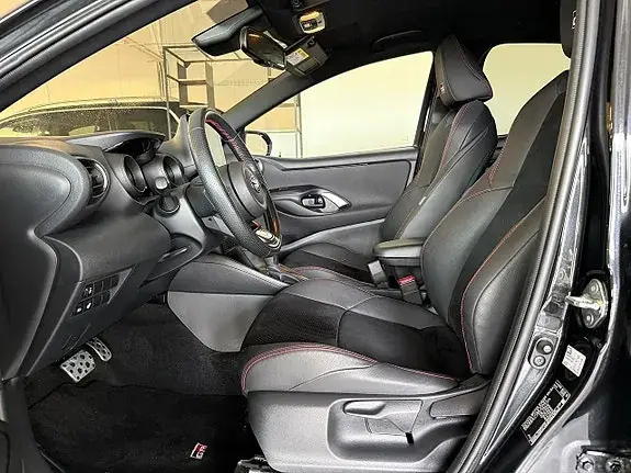 Toyota Yaris 2023 photo 4