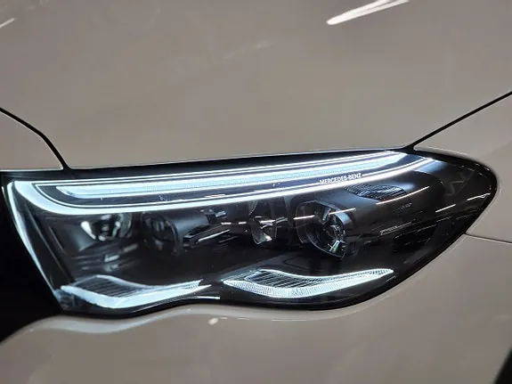 Mercedes-Benz E300 De 2026 photo 5