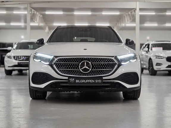 Mercedes-Benz E300 De 2026 photo 2